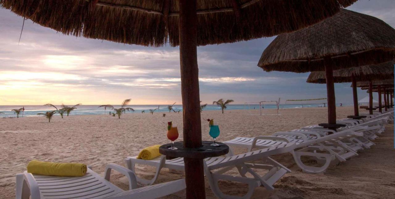 Beachfront Getaway Condo Cancún Exterior foto